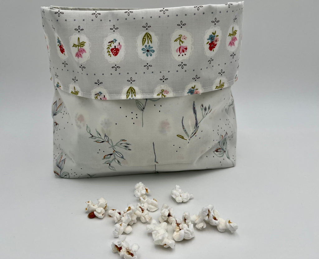 Reusable Popcorn Bag, Reusable Microwave Popcorn, Microwave Popcorn Cozy, Eco-Friendly Snack Holder - Dollhouse Floral