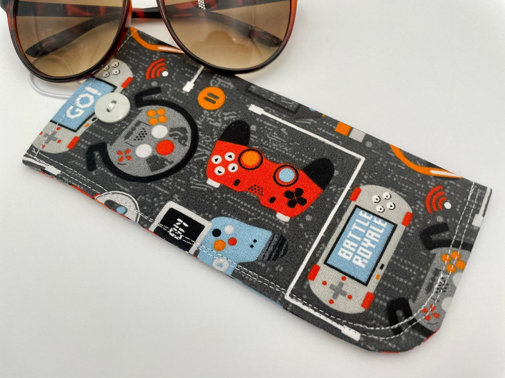 Fabric Eyeglass Case, Slip On Sunglass Sleeve, Reading Glasses Pouch, Eyeglass Holder - Video Gamer