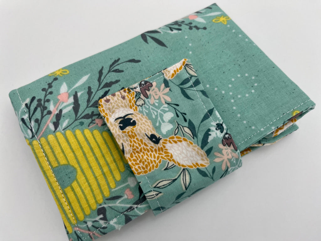 Privacy Pouch, Green Tampon Case, Sanitary Pad Case, Pad Pouch Tampon Bag Tampon Holder - Deer Honeybee Green